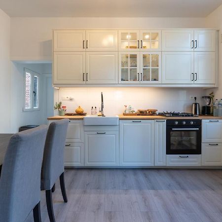 Large Room In House W Shared Kitchen & Bathroom W Free Parking Bluecard Anvers Extérieur photo